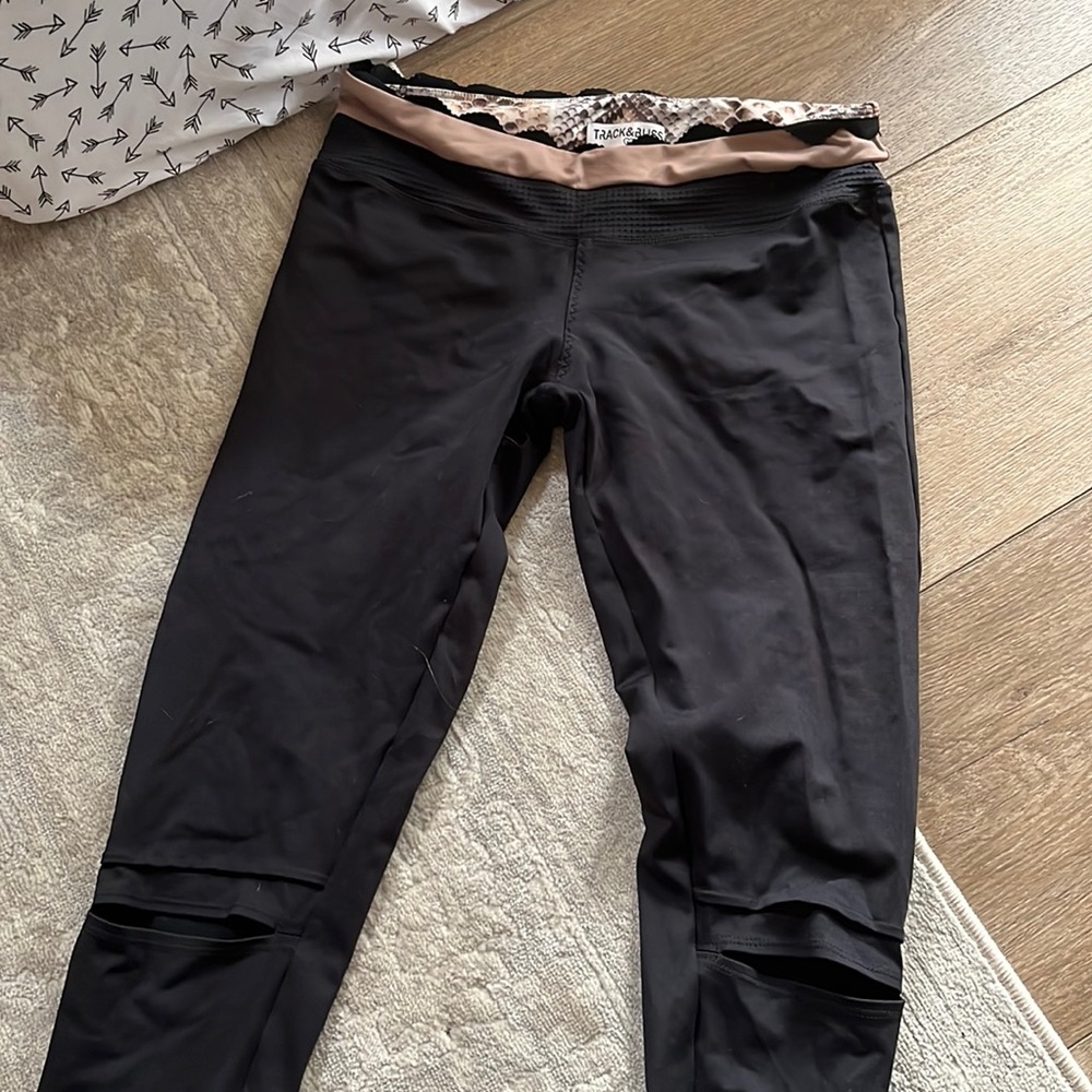 Ripped knee leggings